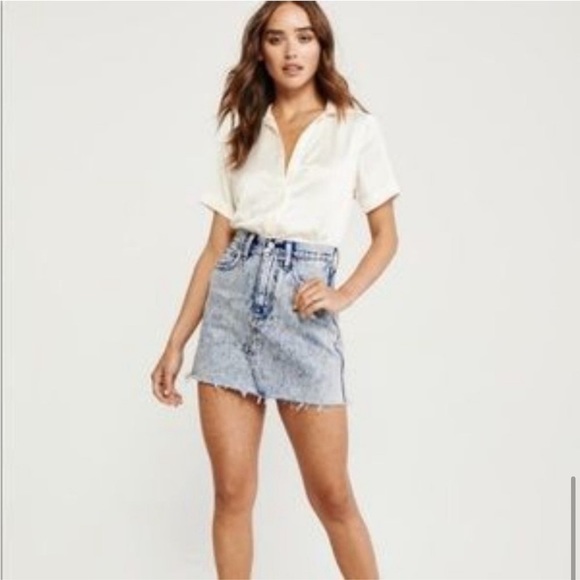 AF Light Acid Wash Jean Skirt Abercrombie and Fitch - Picture 3 of 8